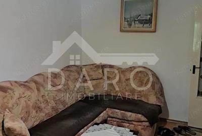 Apartament cu 3 camere semidecomandat în Central - 1