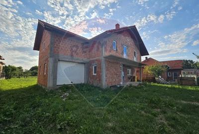 Casă cu Teren 1439 Mp în Darova - 4