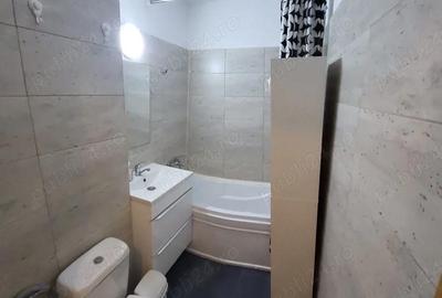 Apartament cu 3 camere semidecomandat în Iancului