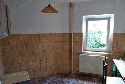 Inchiriez apartament cu 3 camere - 5