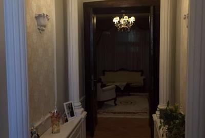 Apartament cu 2 camere decomandat, mobilat în Sinaia - 9