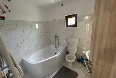 Casă cu 3 camere cu Teren 500 Mp în Central - 2