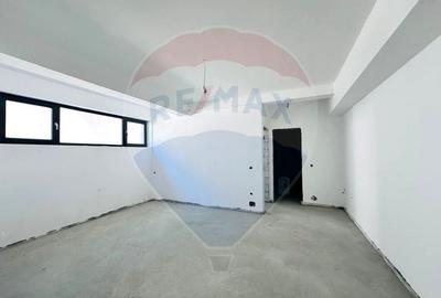 Apartament cu Curte Proprie de 80mp in Bloc Nou - Sector 1 - 8