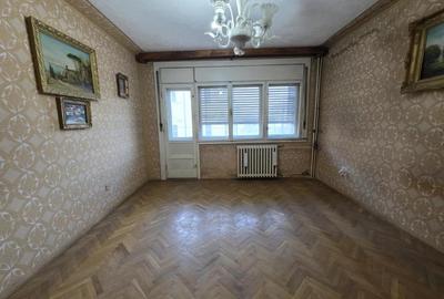 Apartament 4 camere de vanzare Zona Balcescu, vedere catre Biserica - 7