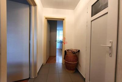 Apartament cu 3 camere semidecomandat, mobilat în Titan - 11