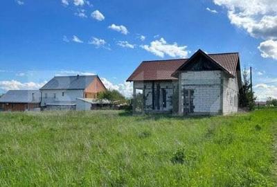 Casă cu 6 camere cu Teren 2800 Mp în Siret