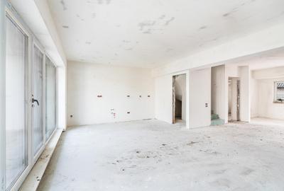 Casă individuală cu 4 camere cu Canalizare în Central - 2