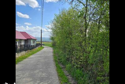 Teren de 2200 mp, în Ilia