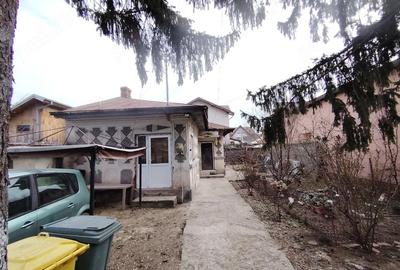 Casă cu Teren 300 Mp în Central - 1