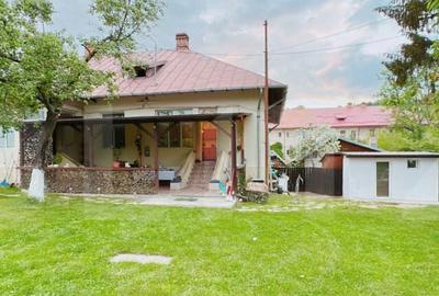 Casa in Moreni (exterior Vest) si 2000 mp de teren - 1