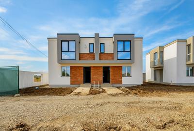 Casă cu 4 camere cu Teren 250 Mp în Tunari