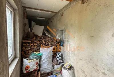 Casă cu 2 camere cu Teren 4000 Mp în Dernișoara - 2