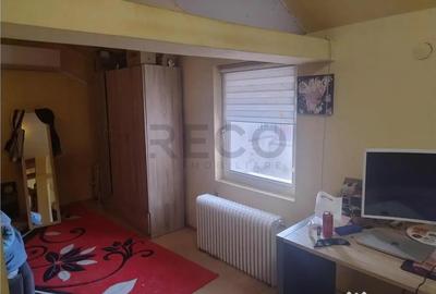 Casă cu 4 camere cu Teren 165 Mp în Central - 12