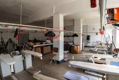 Spa?iu comercial de 1,460mp in zona Central - 26