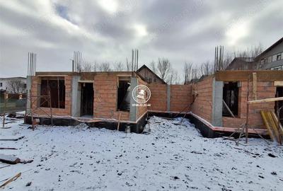 Casă cu 4 camere cu Teren 310 Mp în Central - 3