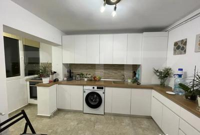 Apartament cu 3 camere semidecomandat în Micro 5 - 9