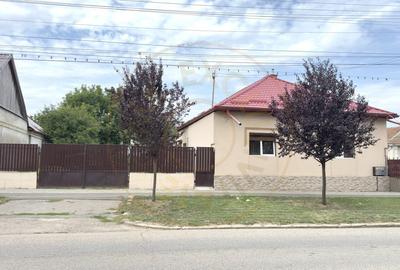 Casa 4 camere, Teren 3.489 mp Str.Petofi Șandor Nr.99 - Carei - 1