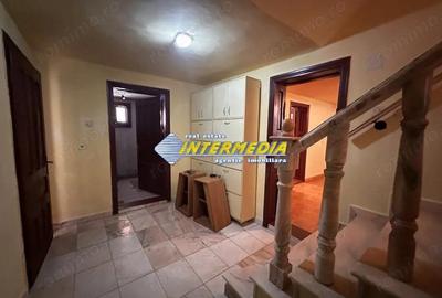 Casă cu 10 camere cu Teren 300 Mp în Cetate - 4