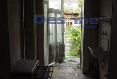 VAND CASA IN CENTRUL VECHI,DEJ,CURTE COMUNA,NECESITA RENOVARE - 12