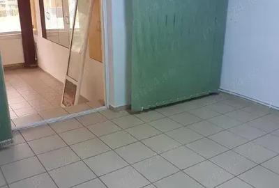 Vand doua apartamente legate in Tecuci cu spa?iu comercial - 7