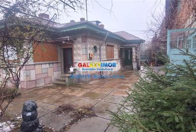 Casă cu 7 camere cu Teren 400 Mp în Republicii