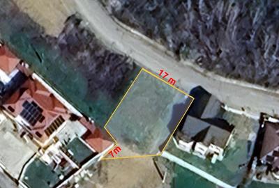 Teren de 467 mp, în Central - 4