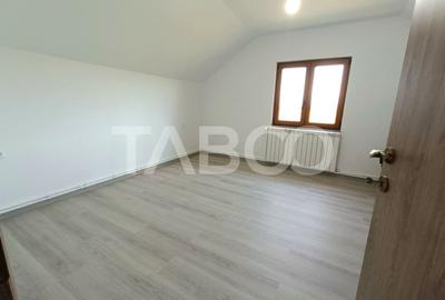 Casa moderna de vanzare 3 camere 2 bai - teren 472 mp - zona linistita - 12