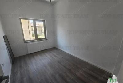 Casă cu 7 camere cu Canalizare în Prelungirea Ghencea - 2