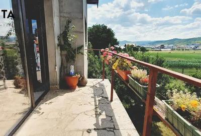 Casă cu 5 camere cu Teren 733 Mp în Luna - 31