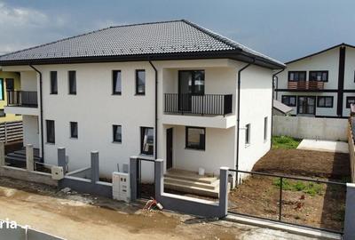 Casă cu 4 camere cu Teren 250 Mp în Noua - 1