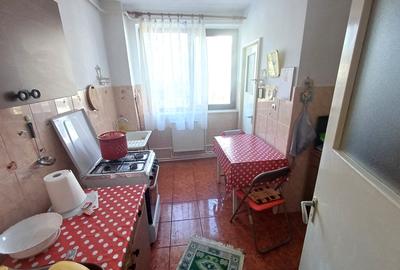 Apartament cu 3 camere decomandat în Hipodrom