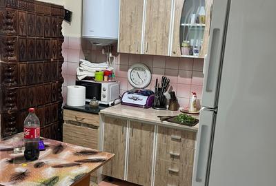 Casă cu 6 camere cu Teren 230 Mp în Inel I - 15