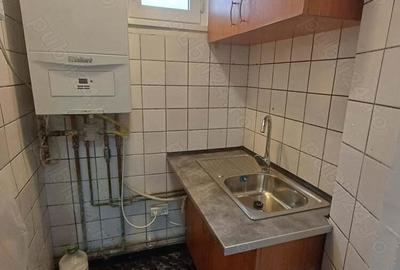 Spațiu comercial, de 15 mp, în Eroii Revoluției - 8