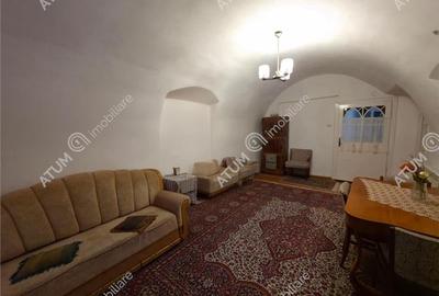 Casa spatioasa cu 3 camere si gradina de 200mp in centru istoric Sibiu Casa spatioasa cu 3 camere si gradina de 200mp in centru istoric Sibiu - 13