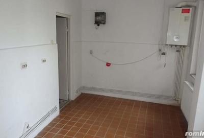 Vand spatiu comercial in Deva, zona ultracentrala ( I. Creanga), suprafata utila 70 mp, - 2