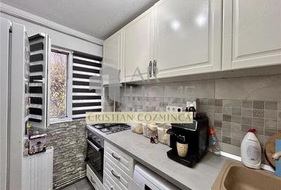 Apartament cu 3 camere semidecomandat în Vest