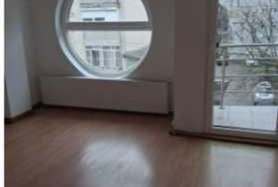 Apartament cu 2 camere semidecomandat în Central - 1