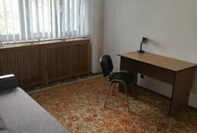 Apartament cu 2 camere, decomandat, zona Podu de Fier - 2