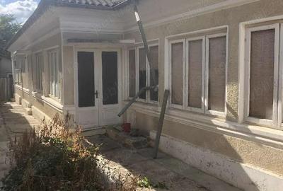 Casă cu 6 camere în Carcaliu - 1