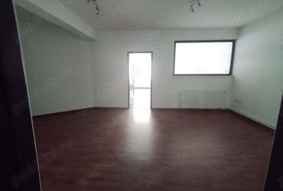 Spațiu comercial, de 200 mp, în Central - 8