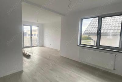 Casă în Tărlungeni - 5