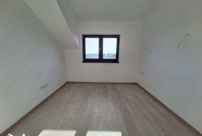 Apartament cu 3 camere în Sânpetru - 3
