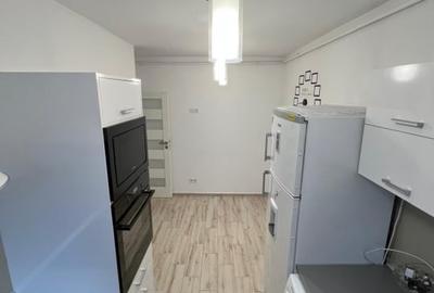 Apartament cu 3 camere semidecomandat, mobilat în Florești - 3