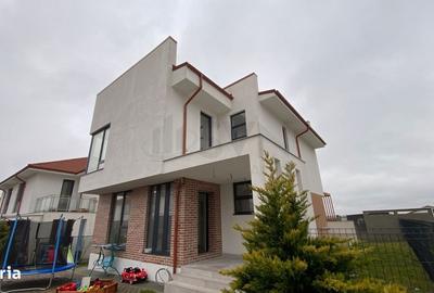 Casă cu 4 camere cu Canalizare în Mogoșoaia