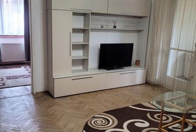 Apartament cu 2 camere semidecomandat în Centrul Civic