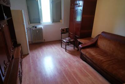 Garsoniera M19, Piața Dunărea, etaj 2/4 - 2