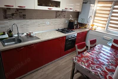 Apartament cu 2 camere decomandat în Găvănești - 1