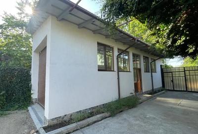 Spațiu comercial, de 56 mp, în Central - 4