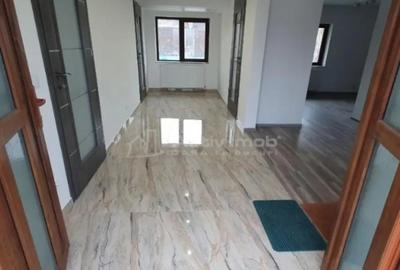 Casă cu 6 camere cu Teren 350 Mp în Central - 9