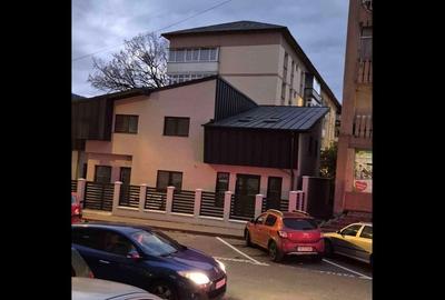 Spațiu comercial, de 250 mp, în Central - 9